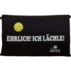 Gesichtsmaske wiederverwendbar bequem  mit Hunor / Spruch "Ehrlich ich Lächle" schwarz mit weisser Schrift von Zweisam Mode schonach im Schwarzwald