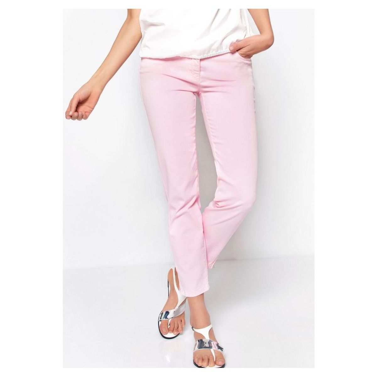 7/8 Damen Hose Perfect Shape von Toni mit Zip Art.21-33_1107-8_81 in Farbe Rose Front angezogen Beine