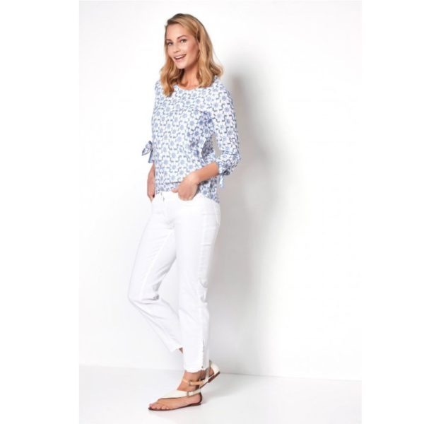 Damen Hose / Jeans Perfect Shape von Toni mit rüschen am Beinabschluss in weiss ganzkörper