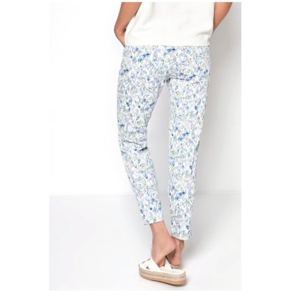 7/8 Damen Hose Perfect Shape von Toni mit FLoraldruck Artikel 15-20 1105-5 in Farbe 95 Rückseite