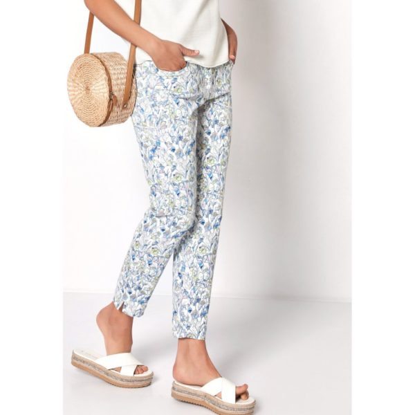 7/8 Damen Hose Perfect Shape von Toni mit FLoraldruck Artikel 15-20 1105-5 in Farbe 95 seitlich