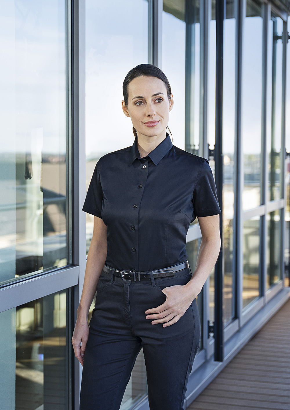 Bluse Damen Schwarz – Kurzarm Damenbluse Active-Stretch in Slim-Fit
