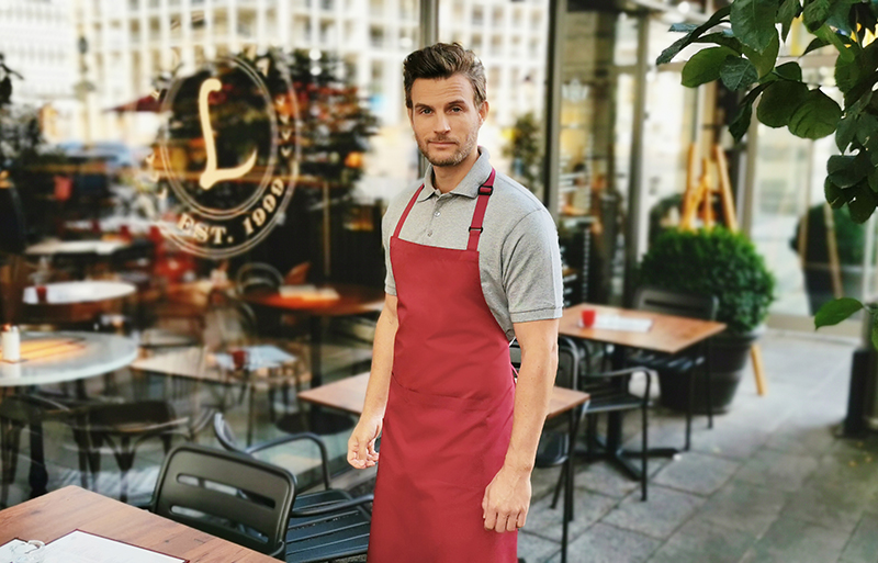 Latzschürze Unisex Himbeere – Latzschürze Basic mit Schnalle und Tasche, Detailansicht