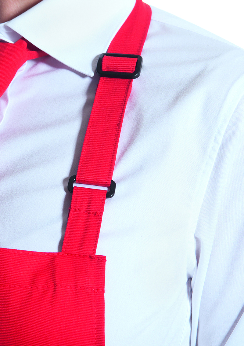 Latzschürze Unisex Rot – Latzschürze Basic mit Schnalle und Tasche, Detailansicht