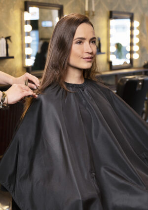 Friseurumhang Unisex – Wasserabweisender Schneideumhang mit Handdurchgriffen
